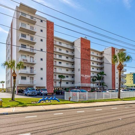 Sea Breeze 401 NEW! Amazing Beach Front/Walk to John's Pass! St. Pete Beach Exterior foto