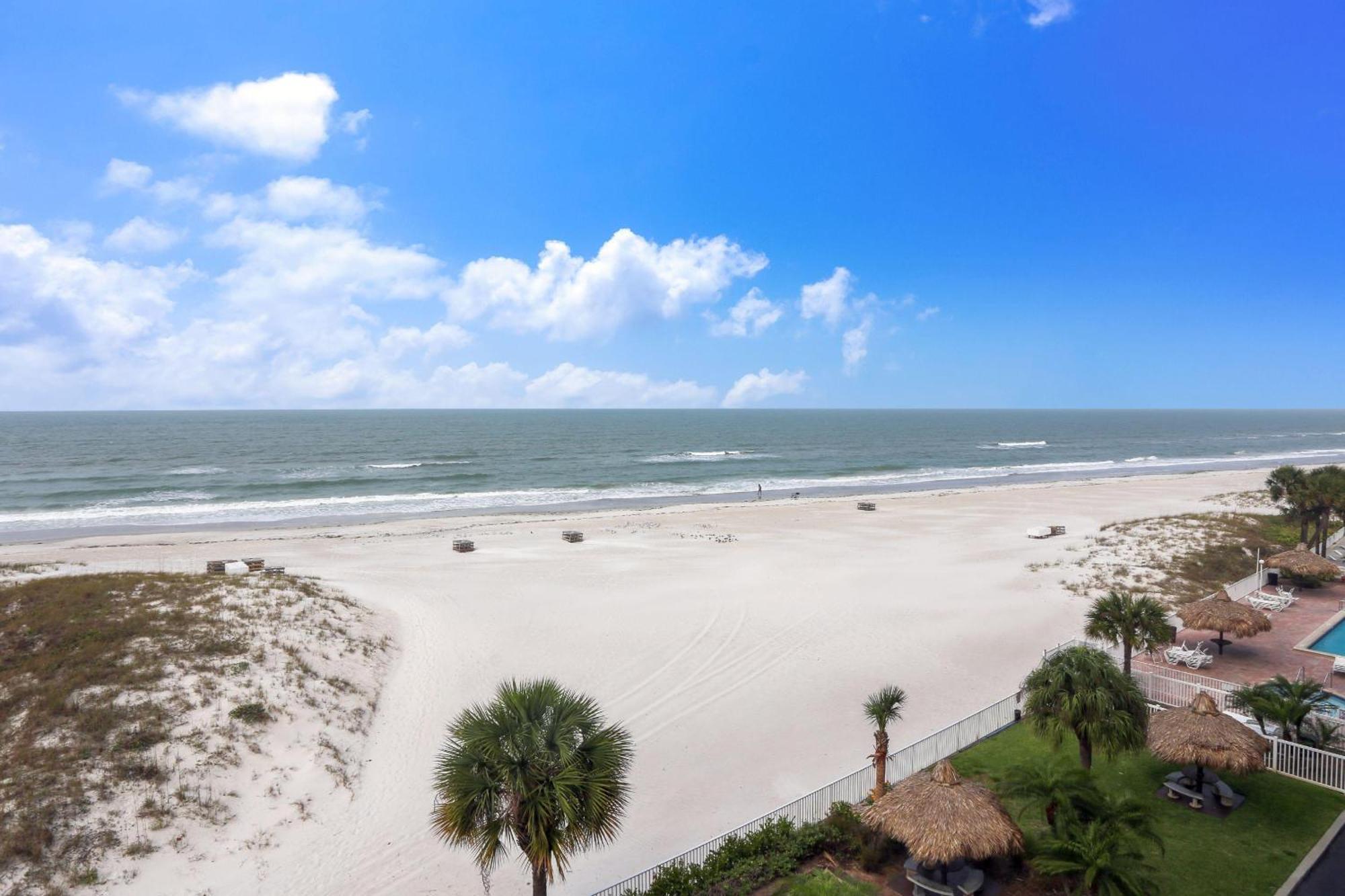 Sea Breeze 401 NEW! Amazing Beach Front/Walk to John's Pass! St. Pete Beach Exterior foto