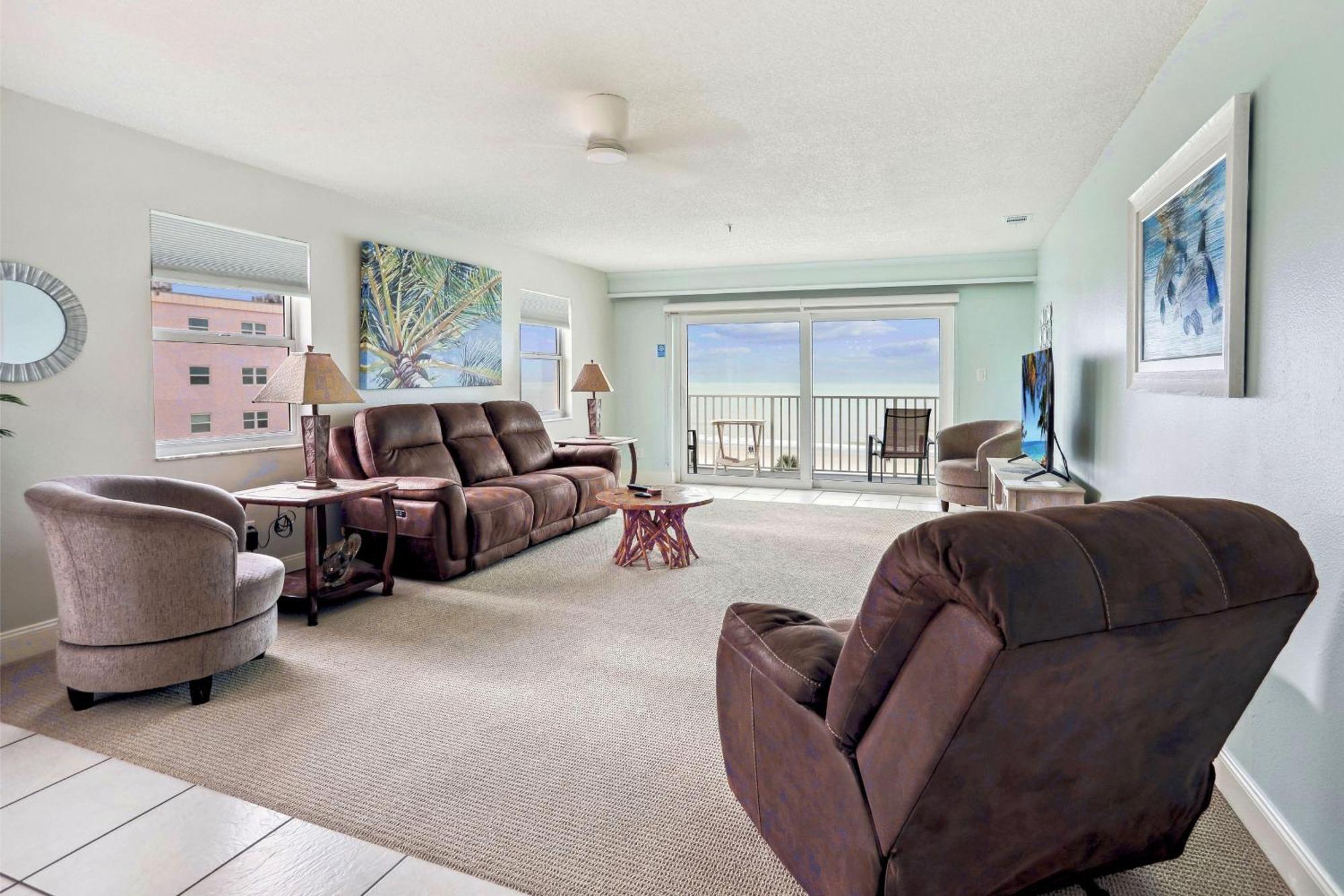 Sea Breeze 401 NEW! Amazing Beach Front/Walk to John's Pass! St. Pete Beach Exterior foto