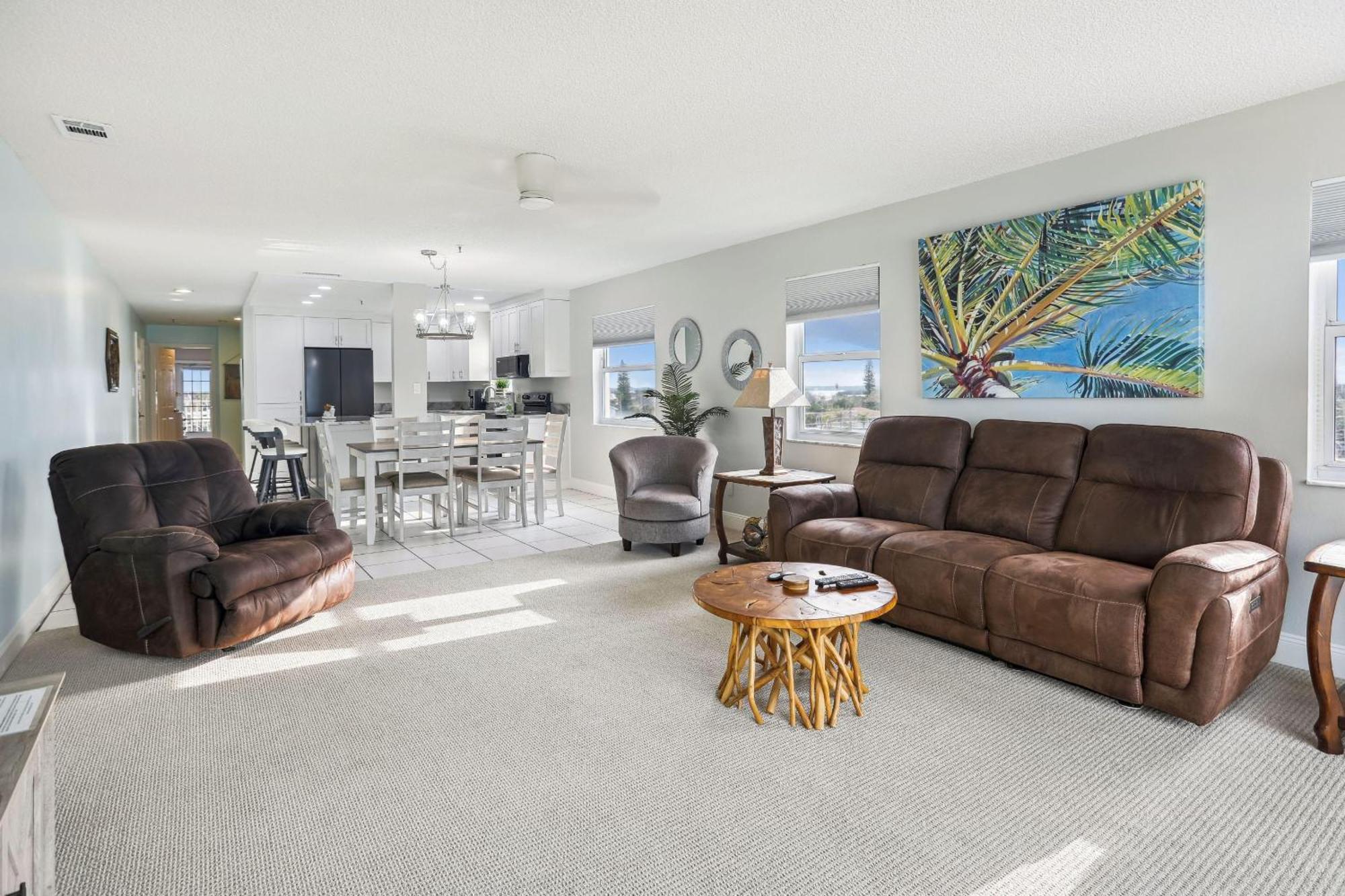 Sea Breeze 401 NEW! Amazing Beach Front/Walk to John's Pass! St. Pete Beach Exterior foto