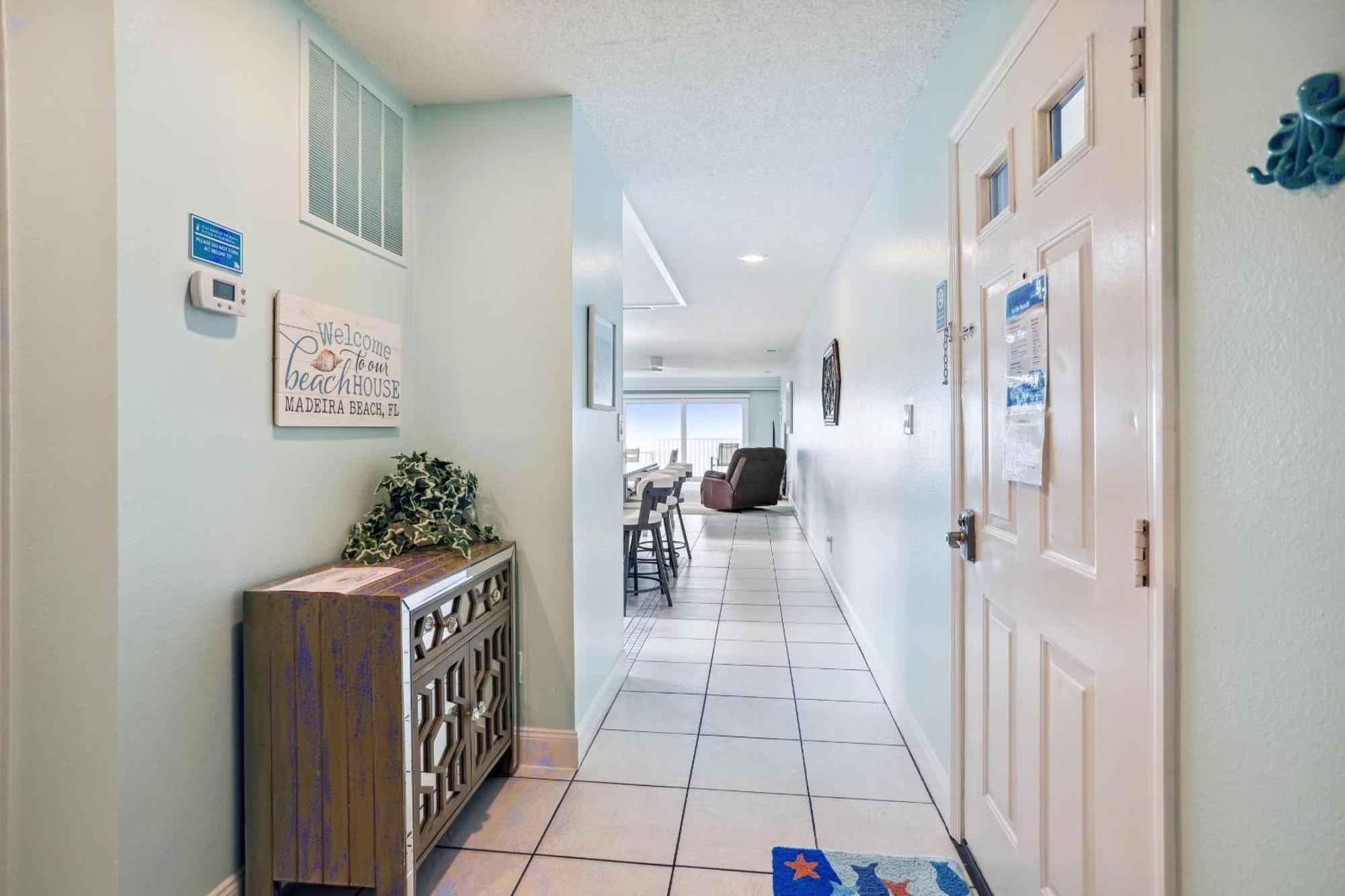 Sea Breeze 401 NEW! Amazing Beach Front/Walk to John's Pass! St. Pete Beach Exterior foto