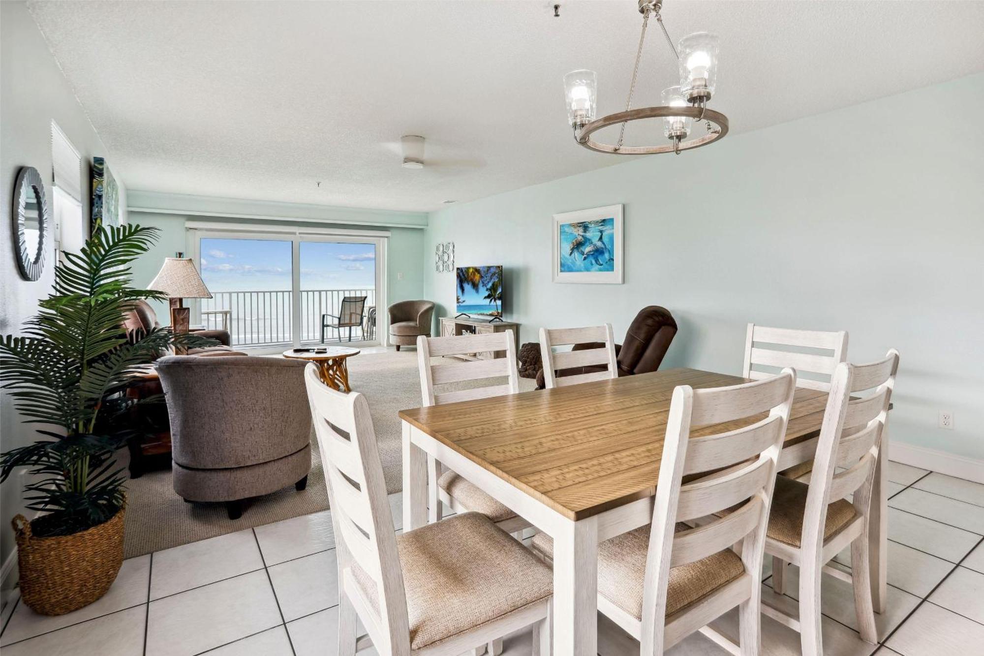 Sea Breeze 401 NEW! Amazing Beach Front/Walk to John's Pass! St. Pete Beach Exterior foto