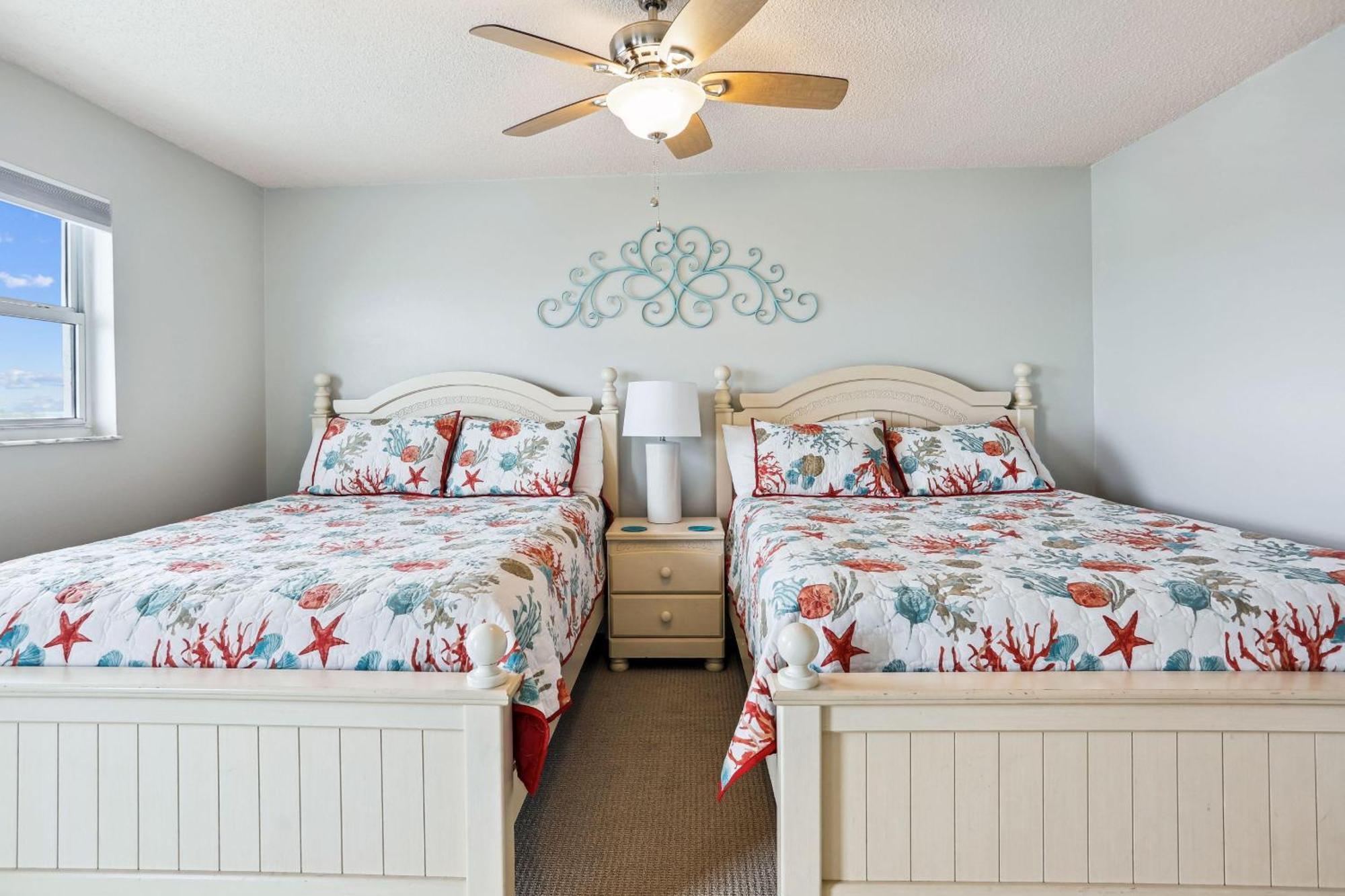 Sea Breeze 401 NEW! Amazing Beach Front/Walk to John's Pass! St. Pete Beach Exterior foto