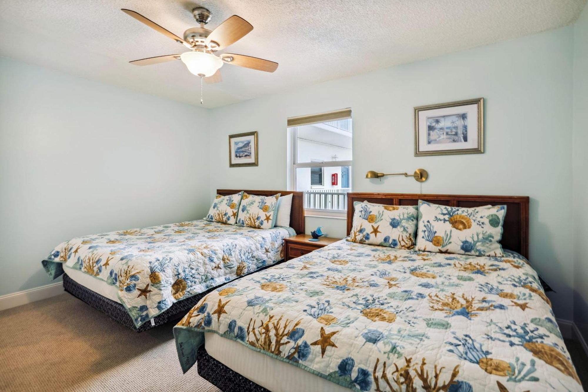 Sea Breeze 401 NEW! Amazing Beach Front/Walk to John's Pass! St. Pete Beach Exterior foto