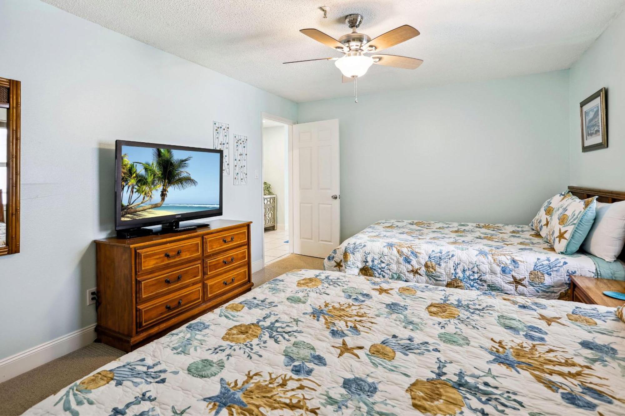 Sea Breeze 401 NEW! Amazing Beach Front/Walk to John's Pass! St. Pete Beach Exterior foto