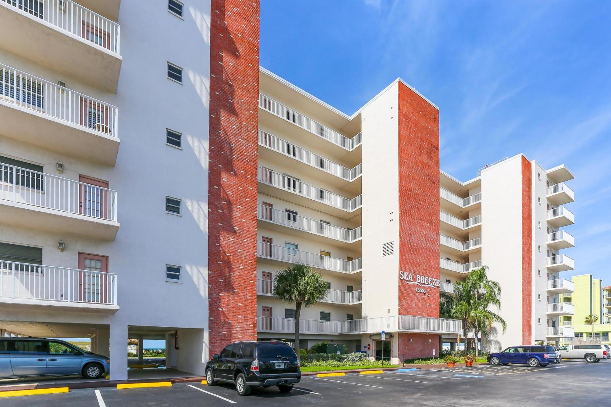 Sea Breeze 401 NEW! Amazing Beach Front/Walk to John's Pass! St. Pete Beach Exterior foto